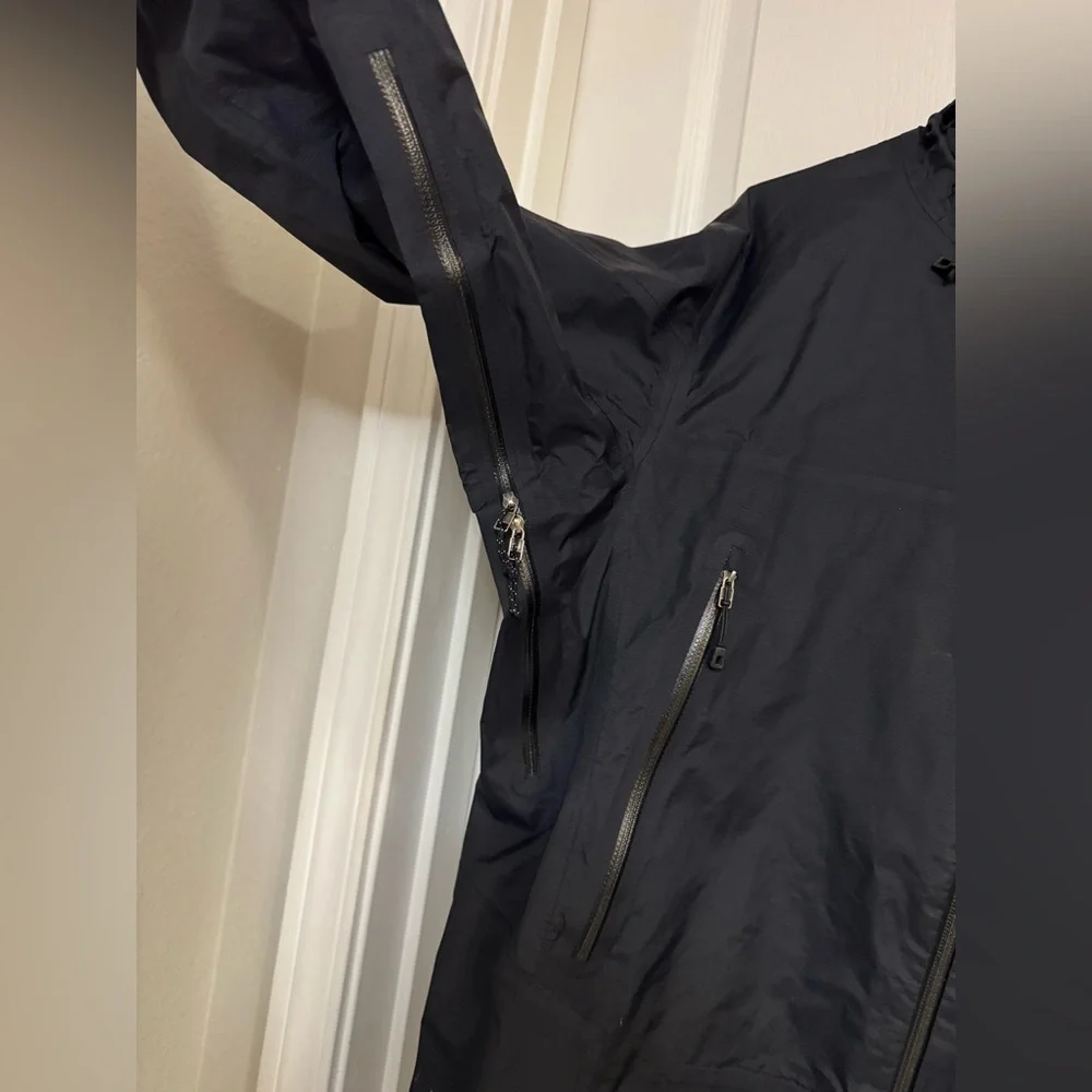 Patagonia M’s Super Cell Jacket – GORE-TEX Paclite® – Size M – Black - Picture 6 of 16